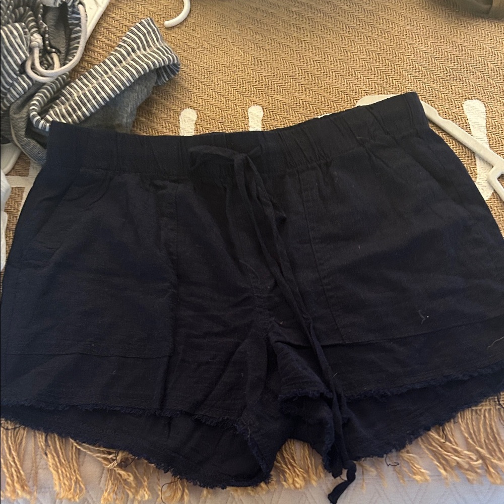 Seven7 Women's navy Drawstring soft Shorts in size small linen/biscose